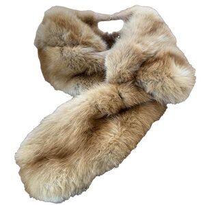 Brix Furs of Saginaw, Michigan Mink Collar with Clips Velvet Lining